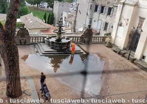 Viterbo - il cortile del comune allagato