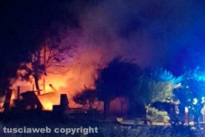 Orte - Esplode bombola in un capannone