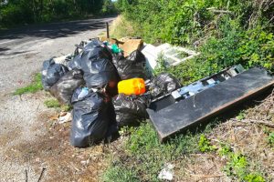 Viterbo - Rifiuti in località Acqua rossa