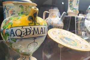 Viterbo - Museo della ceramica - Le ceramiche da spezieria del XV, XVI e XVII secolo