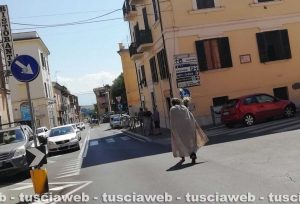 Civita Castellana - Il "santone" per le vie della città