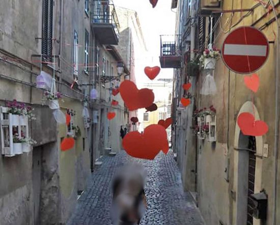 Civita Castellana - Una folla di cuori per le vie della città per ricordare Ivan Rossi