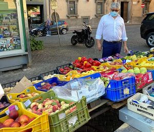 Umberto Fusco (Lega) al mercato di San Faustino