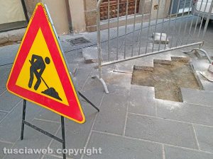 Montefiascone - I lavori alla pavimentazione di Corso Cavour
