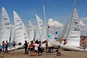 Una regata Dart 18