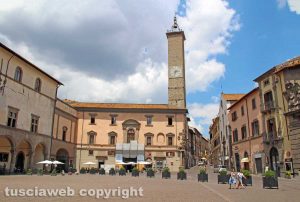 Viterbo - Piazza del comune