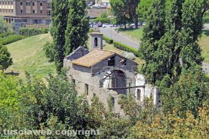 Viterbo - La chiesa di Santa Croce a Valle Faul