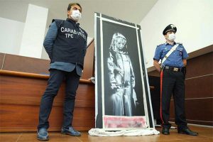 La ragazza in lutto - L'opera di Banksy