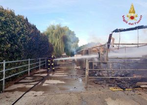 Pavia - Incendio in una stalla