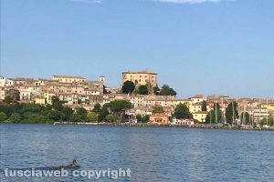 Capodimonte - Il lago di Bolsena visto dalla canoa