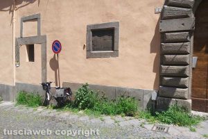 Viterbo - Incuria in centro