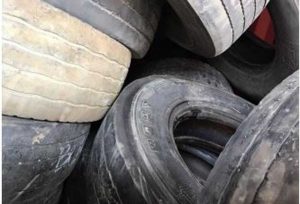 Civitavecchia - Pneumatici sequestrati al porto