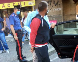 Viterbo - Intervento dei carabinieri alla tabaccheria