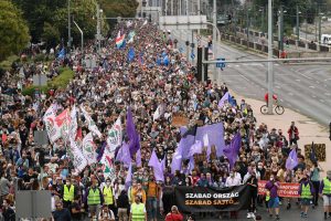 Proteste in piazza a Budapest per la libertà di stampa