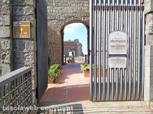 Montefiascone - L'ingresso della Rocca dei Papi