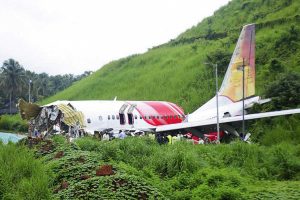 Incidente aereo in India, almeno 20 morti e oltre 120 feriti