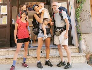 Viterbo - La famiglia Damiani in cammino sulla via Francigena