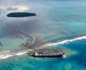 Isole Mauritius, oltre 4mila tonnellate di petrolio disperso in mare