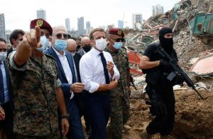 Emmanuel Macron in visita a Beirut