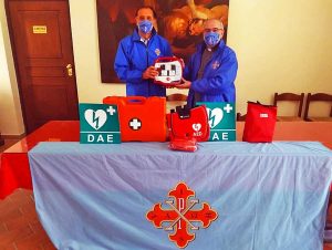 I cavalieri costantiniani donano un defibrillatore alla basilica della Quercia