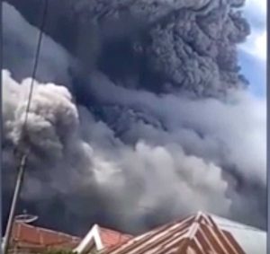 Indonesia, eruzione del vulcano Sinabung