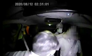 Tassisti rapinati a Milano - Un fermo immagine del video a disposizione degli inquirenti