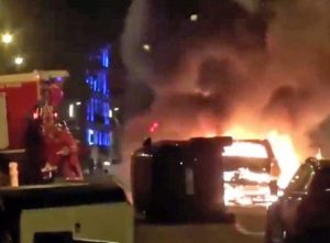 Gli scontri a Parigi dopo la sconfitta del Paris Saint Germain nella finale di Champions League contro il Bayern Monaco