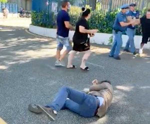 L'aggressione a Francesco Emilio Borrelli