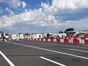 Coronavirus - Le postazioni drive in all'aeroporto di Fiumicino