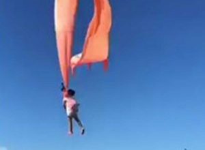 Taiwan - La bambina in volo