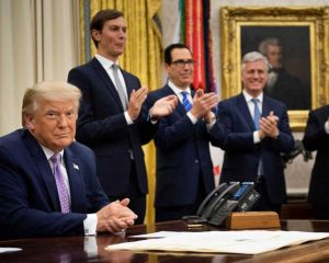 Trump annuncia l'accordo di pace