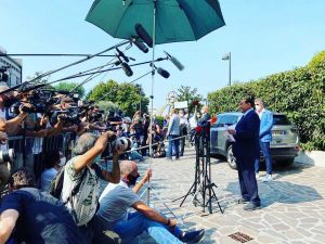 Milano - Silvio Berlusconi all'uscita dal San Raffaele