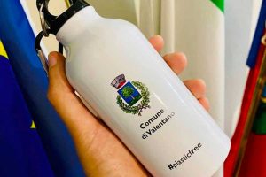 Valentano - Il comune di regala una borraccia a ogni bambino