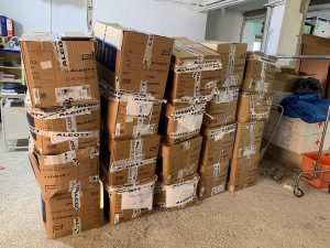 Tarquinia - I capi d'abbigliamento ricevuti dall'associazione Alma Odv