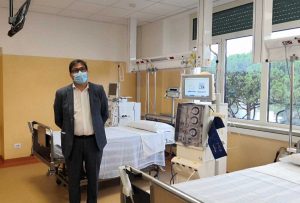 L'assessore Alessio D'Amato al centro dialisi del Cto