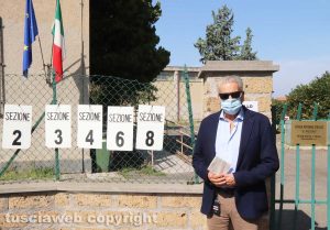 Referendum 2020 - Il sindaco Giovanni Arena fuori il seggio del Carmine