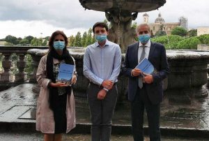 Viterbo - Matteo Jarno Santoni col sindaco Arena e l'assessora Allegrini