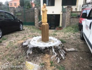 Tobia - La statua di San Padre Pio nella piazza