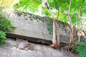 Viterbo - Il muro davanti alla stazione di Porta Romana