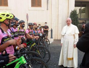“Bike riding for Parkinson’s Italy” incontra papa Francesco
