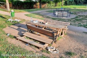 Viterbo - Incuria e degrado al parco
