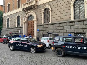 Viterbo - I carabinieri a piazza della Repubblica