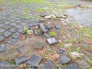 Montefiascone - Il degrado al Belvedere
