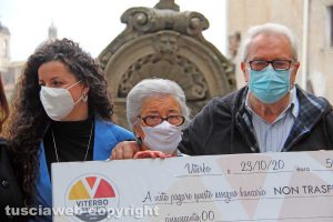 Viterbo - I genitori di Marco, Graziella Saleppichi e Gianni Stefanoni con Chiara Frontini