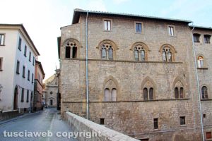Viterbo - Palazzo Farnese