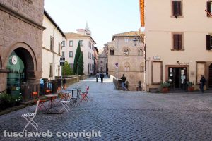Viterbo - L'imbocco di piazza San Lorenzo