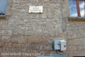 Viterbo - I cavi elettrici in piazza San Carluccio - 10 ottobre