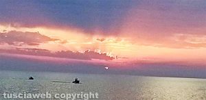 Tramonto sull'acqua