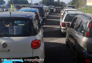 Viterbo - Belcolle - La fila per i tamponi al drive-in