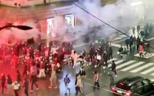 Milano - La manifestazione contro le restrizioni introdotte dal nuovo Dpcm